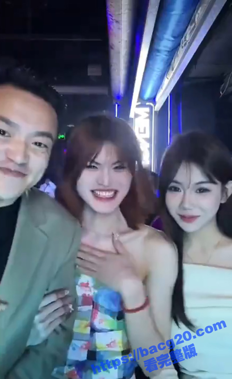 自称电梯遭猥亵的 女相关图片