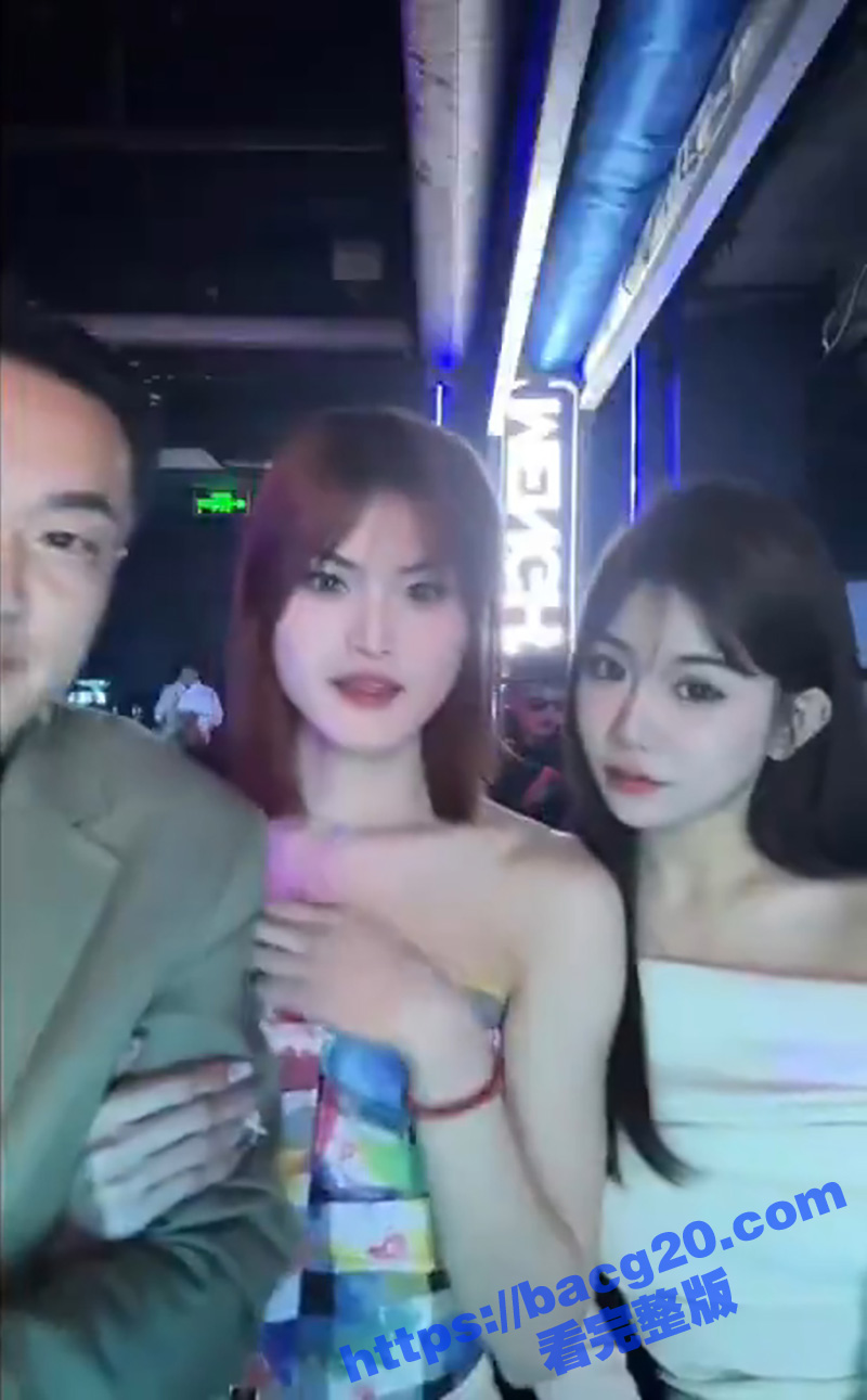 自称电梯遭猥亵的 女相关图片