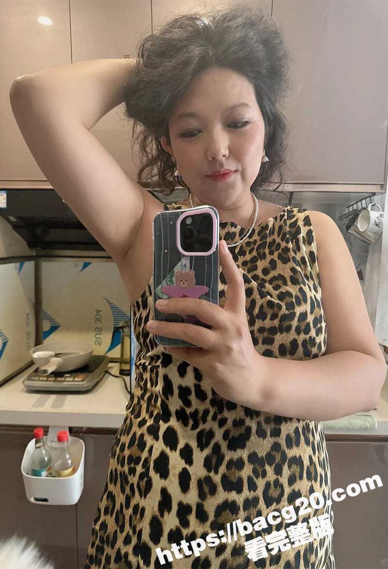 户外老头乐车震偷拍！相关图片