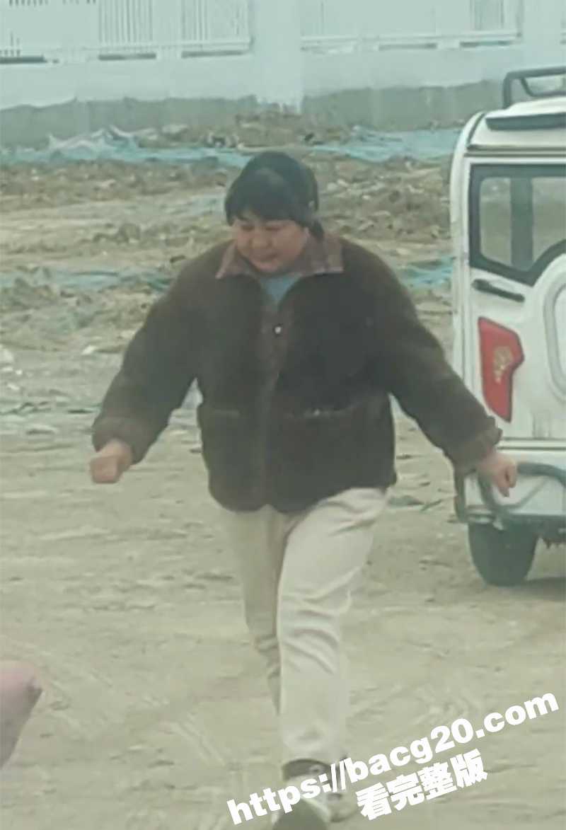 户外老头乐车震偷拍！相关图片