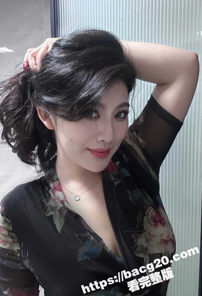 户外老头乐车震偷拍！相关图片