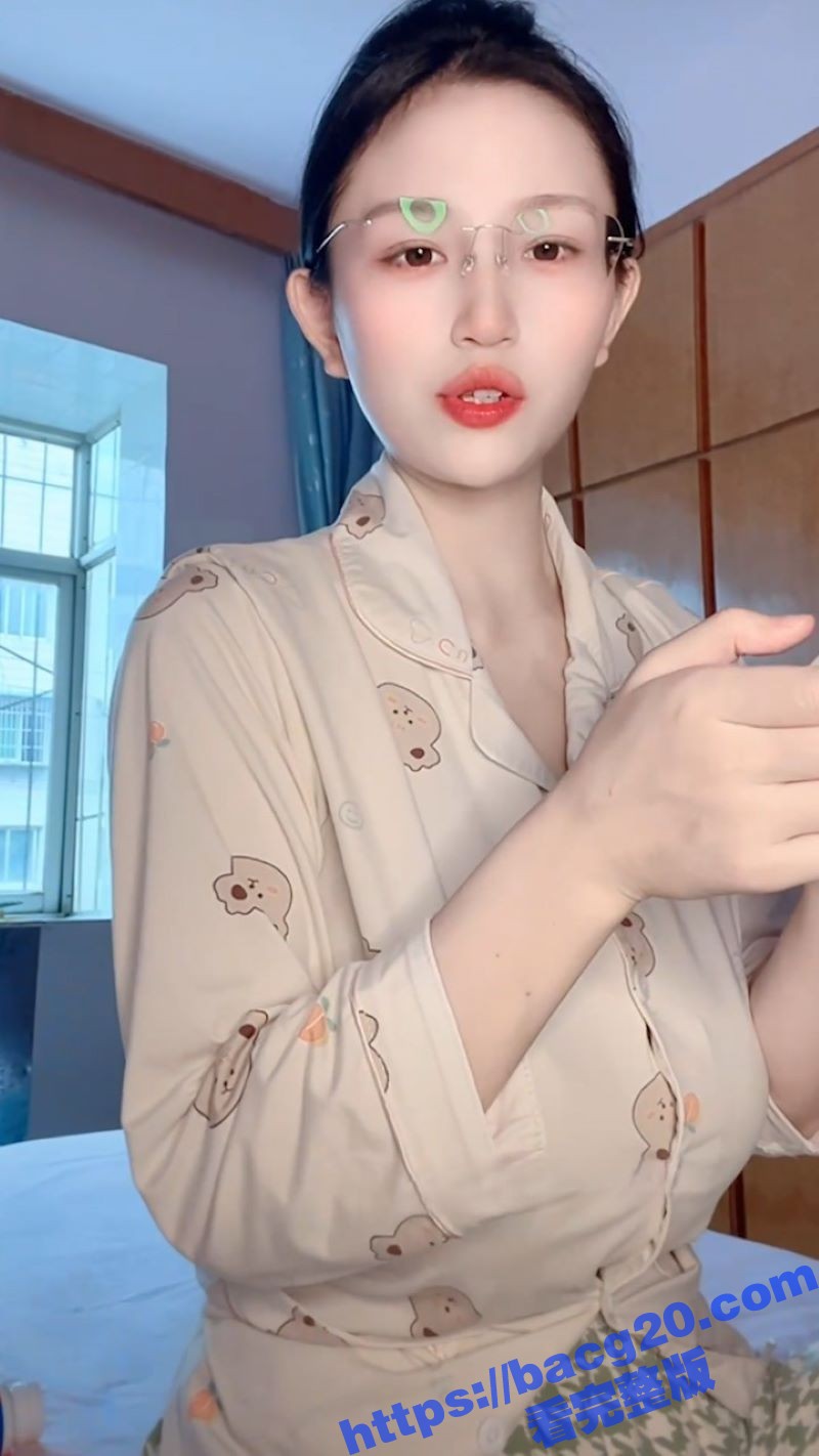 快手哺乳期少妇 晨曦兔子 福利视频流出 极品巨乳被不停揉捏奶水四溢 水晶棒自慰高潮不断！