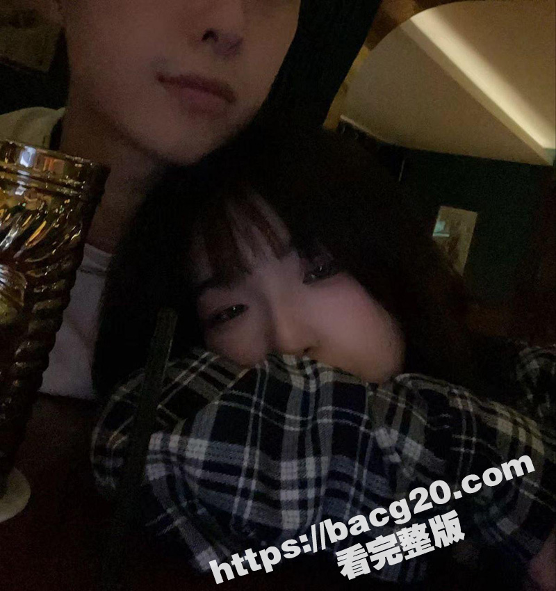 武汉反差人妻 王洁 背着老公出轨偷情 被炮友调教成极品母狗 各种户外露出野战