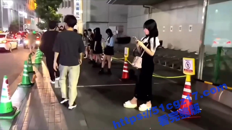 日本街头太妹的醉态日相关图片