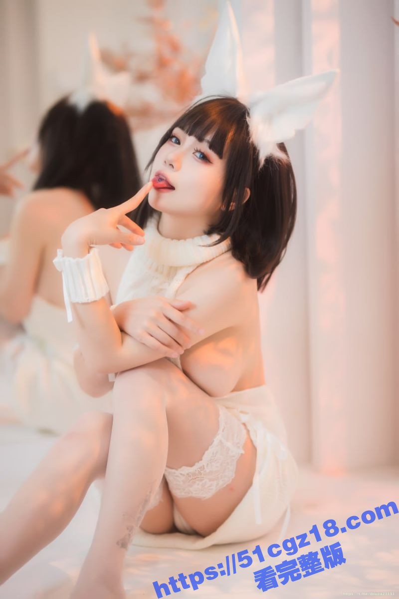 巨乳福利姬 修修猫ww 被现场开盒 魔鬼身体大尺度写真勾引金主 肌肤白嫩美腿修长十分诱人！