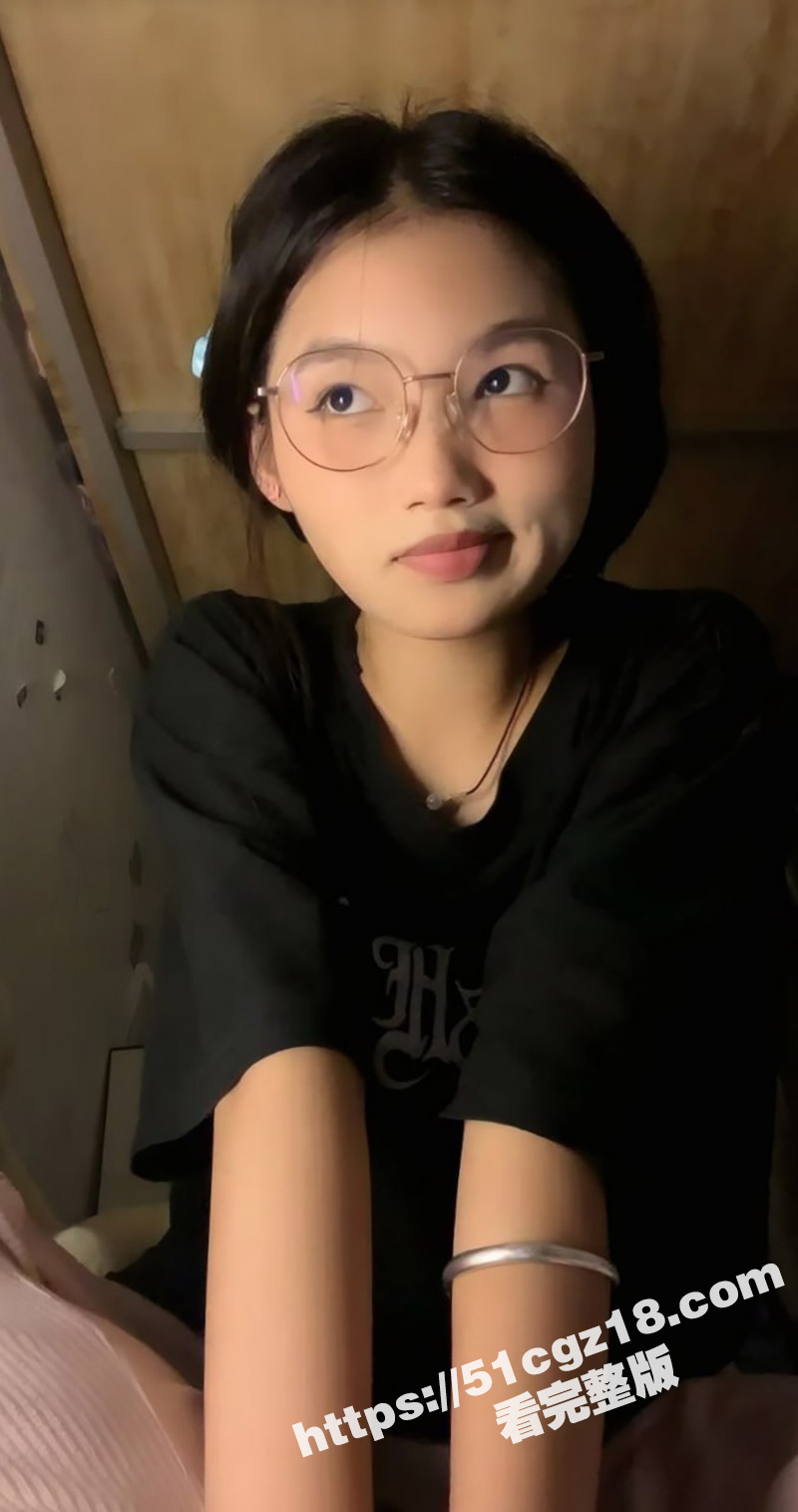 快手甜美嫩妹 困困兔相关图片
