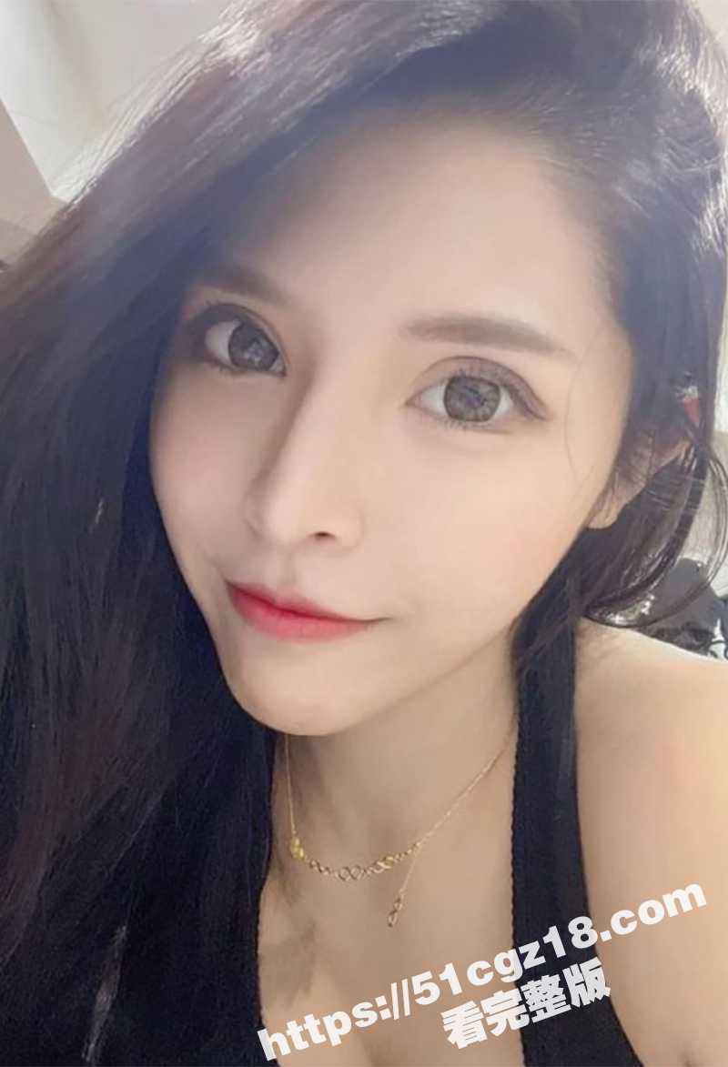 高颜值巨乳福利姬 莹相关图片