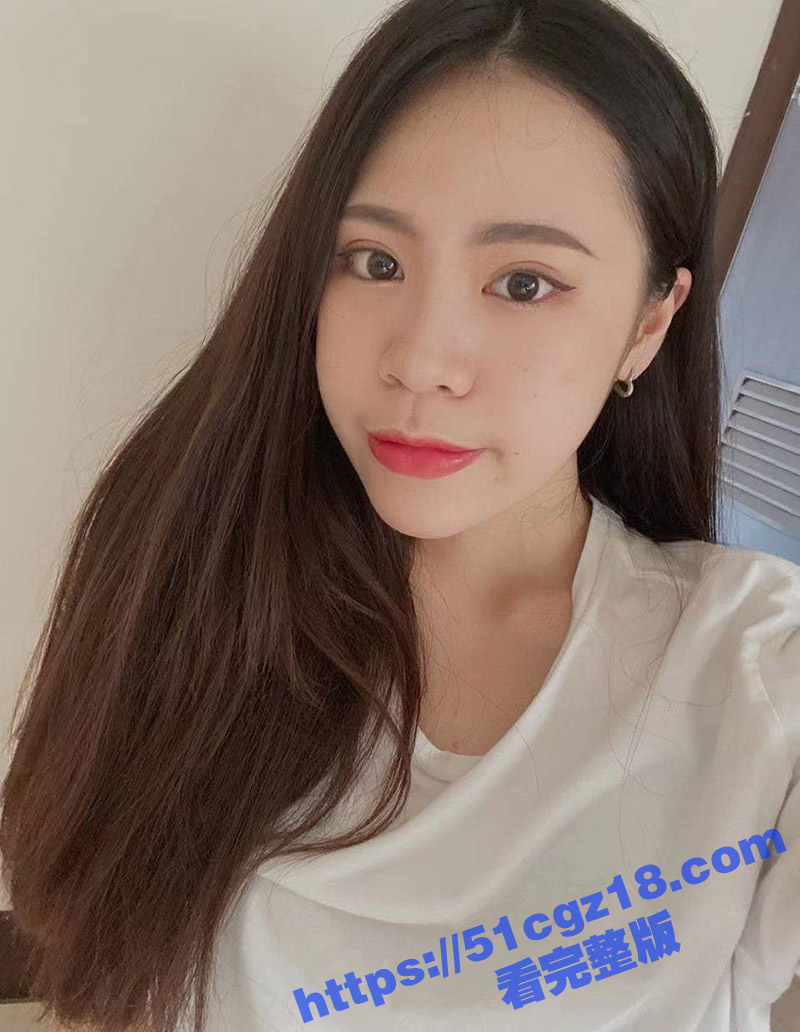 高颜值反差学生妹黄茹娜 长腿女神私下竟是淫荡母狗 全裸自拍勾引金主 被男友发现曝光视频！