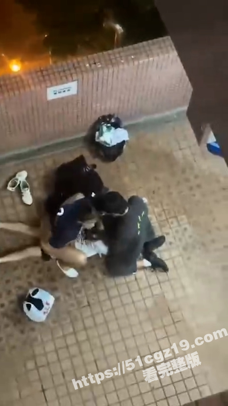 香港屋苑平台3P性爱相关图片