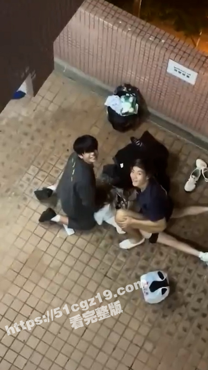 香港屋苑平台3P性爱相关图片