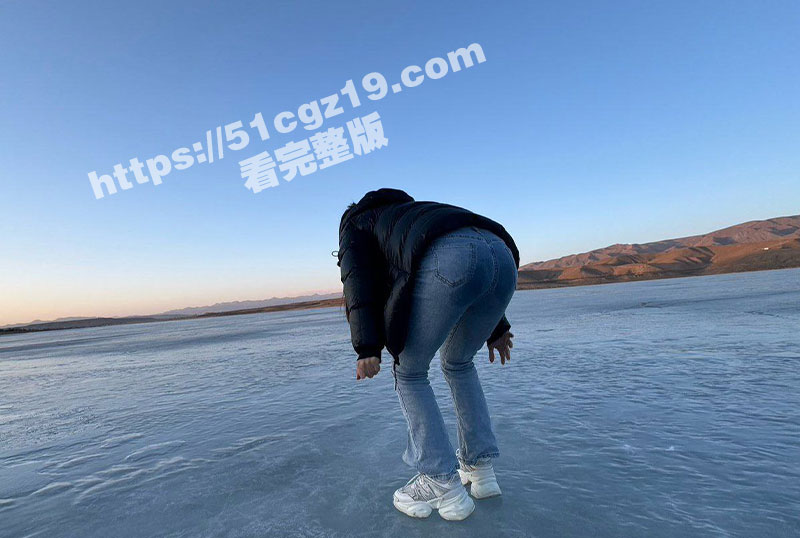 高颜值情侣 人间戏子相关图片