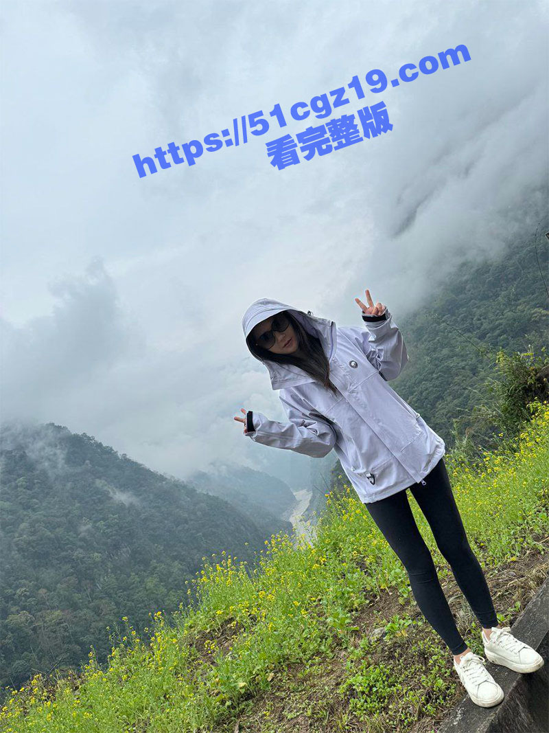 高颜值情侣 人间戏子相关图片
