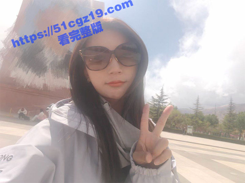 高颜值情侣 人间戏子相关图片
