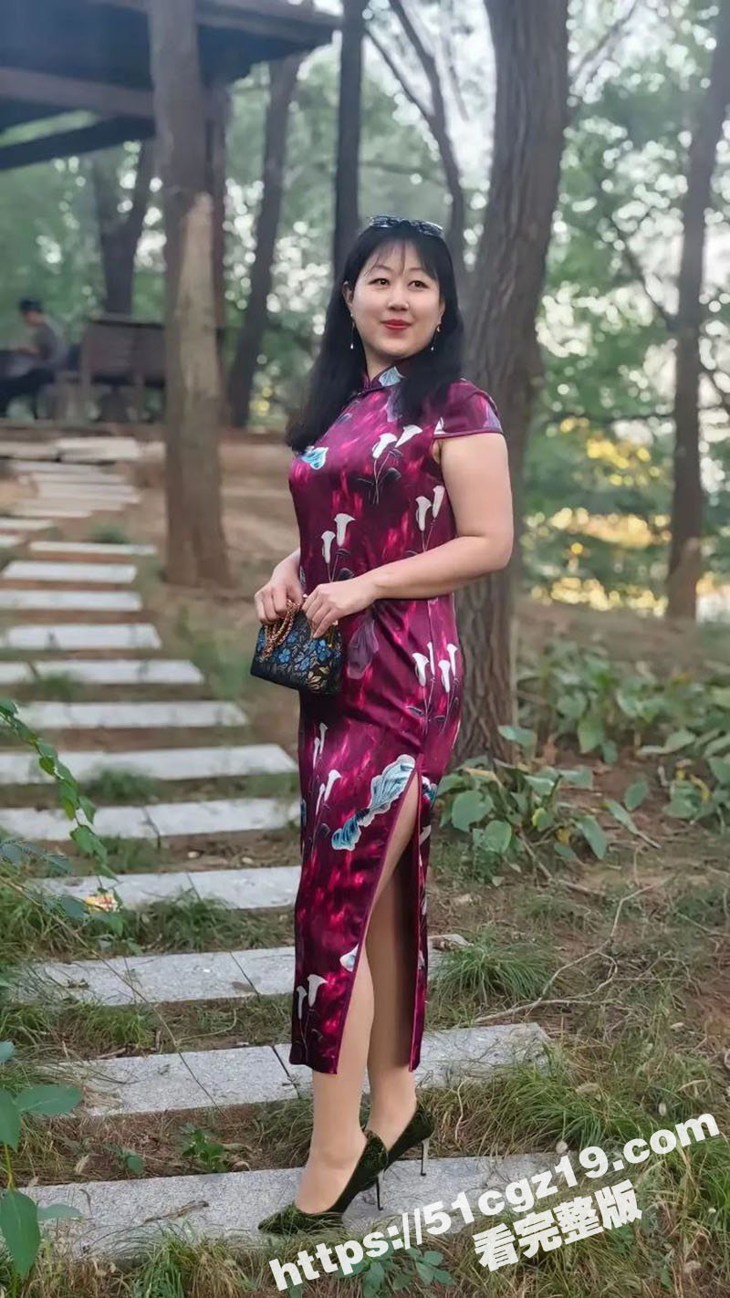 淫妻绿帽博主 钢蹦和毛票 带熟女骚妻约炮单男 大屌前后夹击 内射骚穴淫荡至极