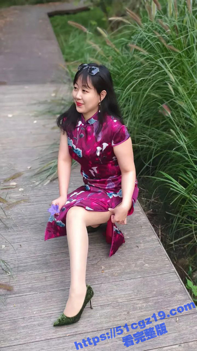 淫妻绿帽博主 钢蹦和相关图片