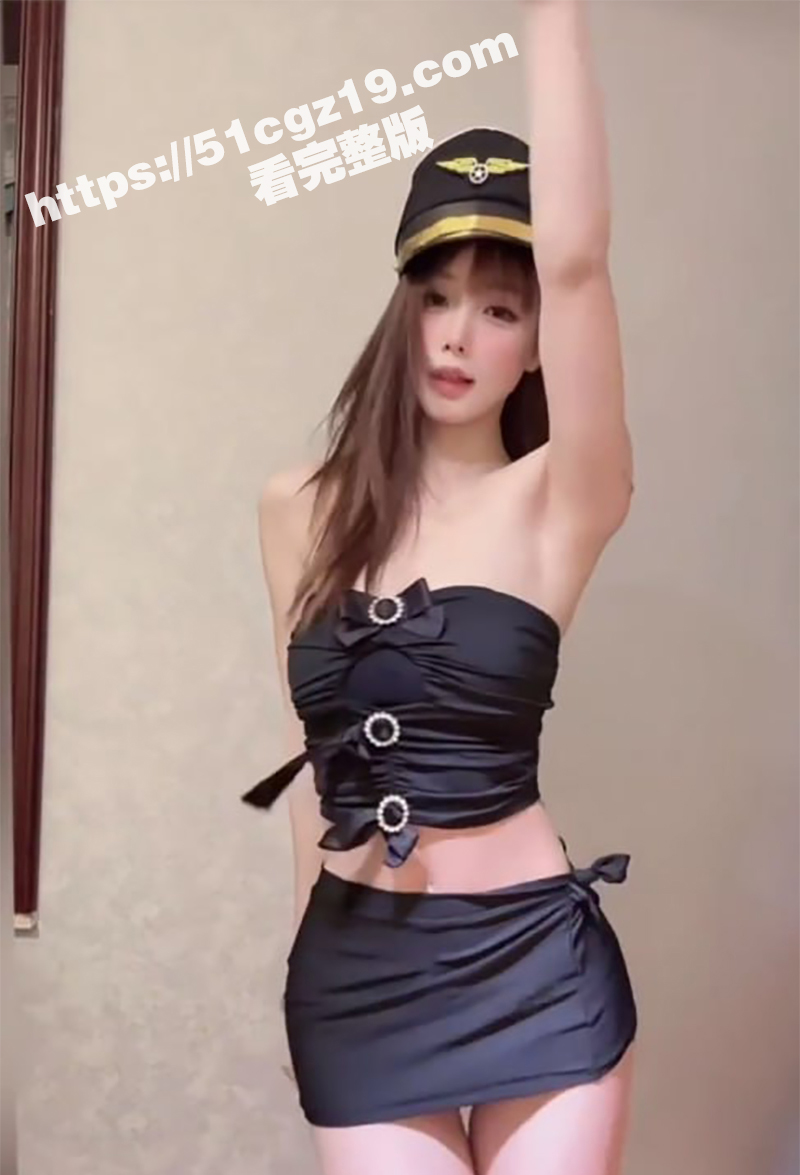 顶级尤物福利姬 热爱跳舞的女人 高价脱衣舞视频福利 全程露脸露点 花式服装淫舞