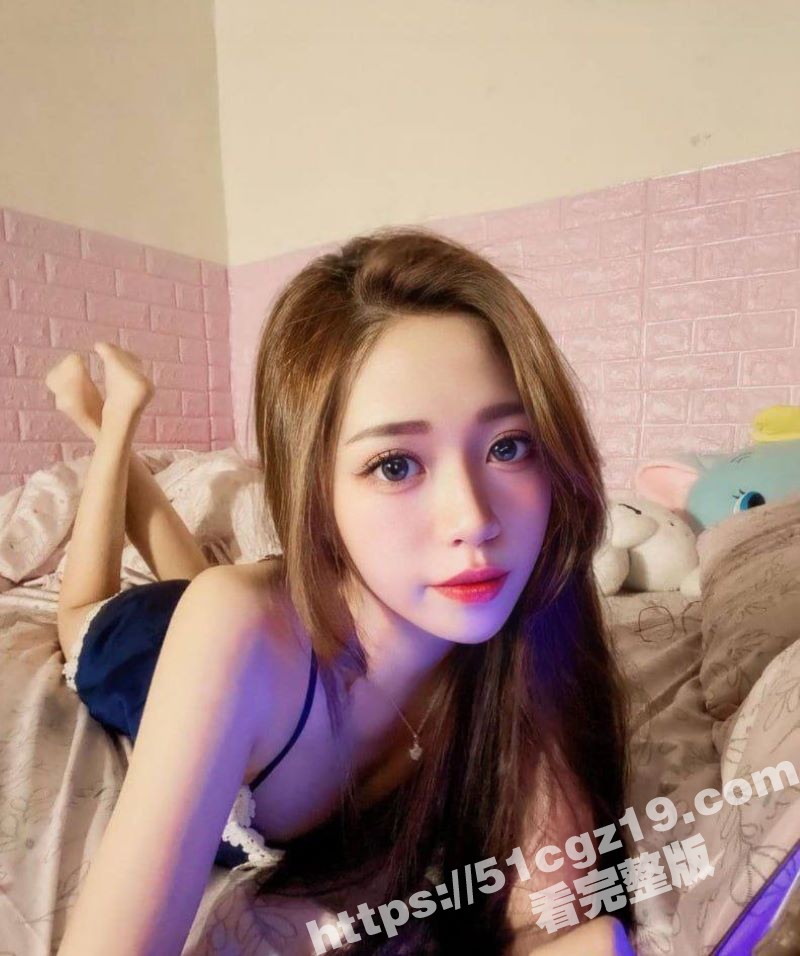 清纯大眼正妹和男友性爱视频泄密 露脸口交秀技巧 骚穴爽翻喷淫汁！