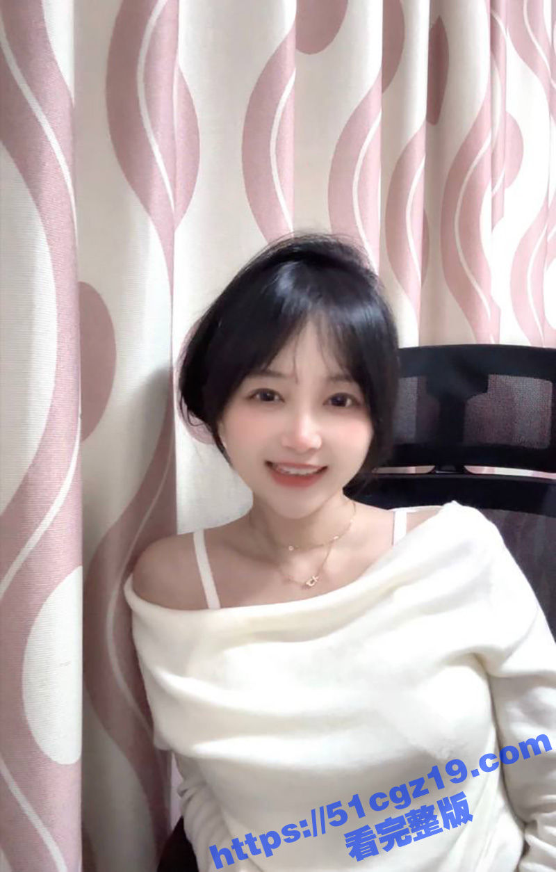 海角乱伦之合租朋友妻 极品人妻一边接电话一边被操 极力压抑声音达到高潮