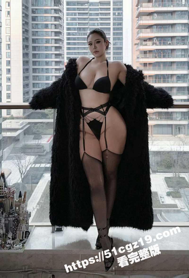 抖音乳肥臀网红 亚亚相关图片