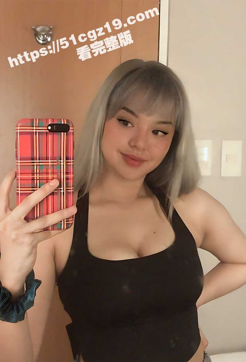 国外巨乳美妆博主 D相关图片