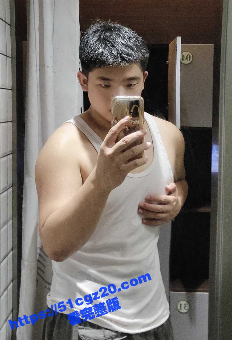 男学生在自习室软件W相关图片