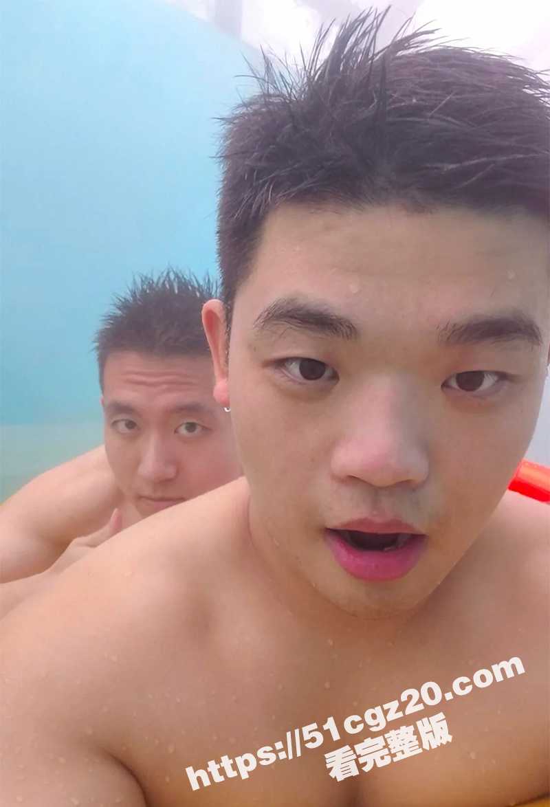 男学生在自习室软件W相关图片