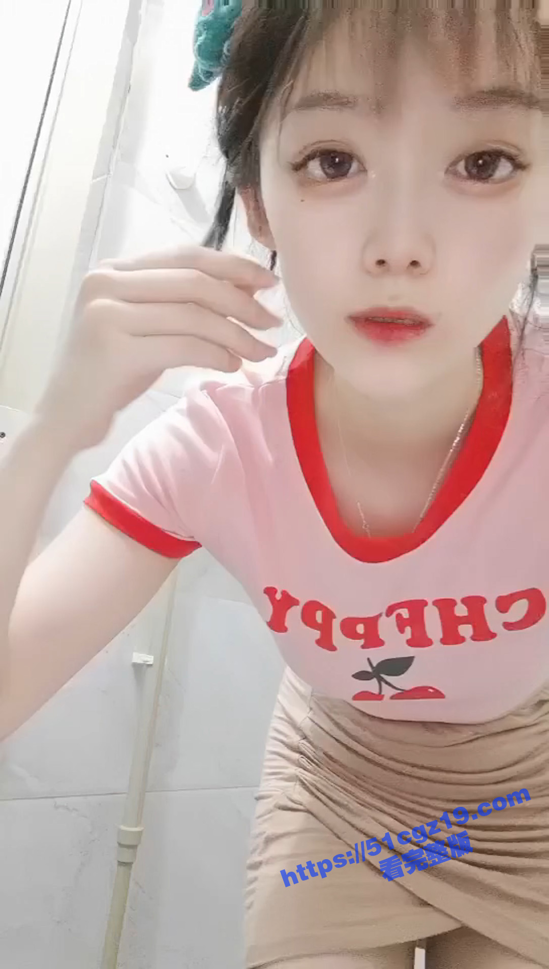 大一学妹 婷儿 下海首播 清纯少女直接浴室自慰 白嫩肉体在淋浴下呈现湿身诱惑