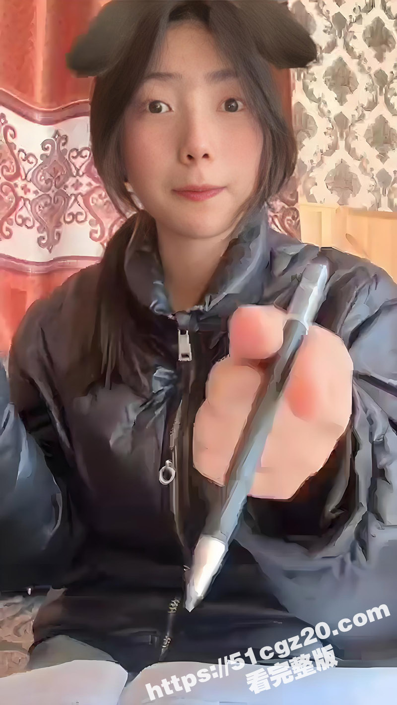 抖音撩骚西藏嫩妹德西 发裸照勾引瓜友 有男友后遭瓜友威胁 厕所偷偷裸聊自慰！