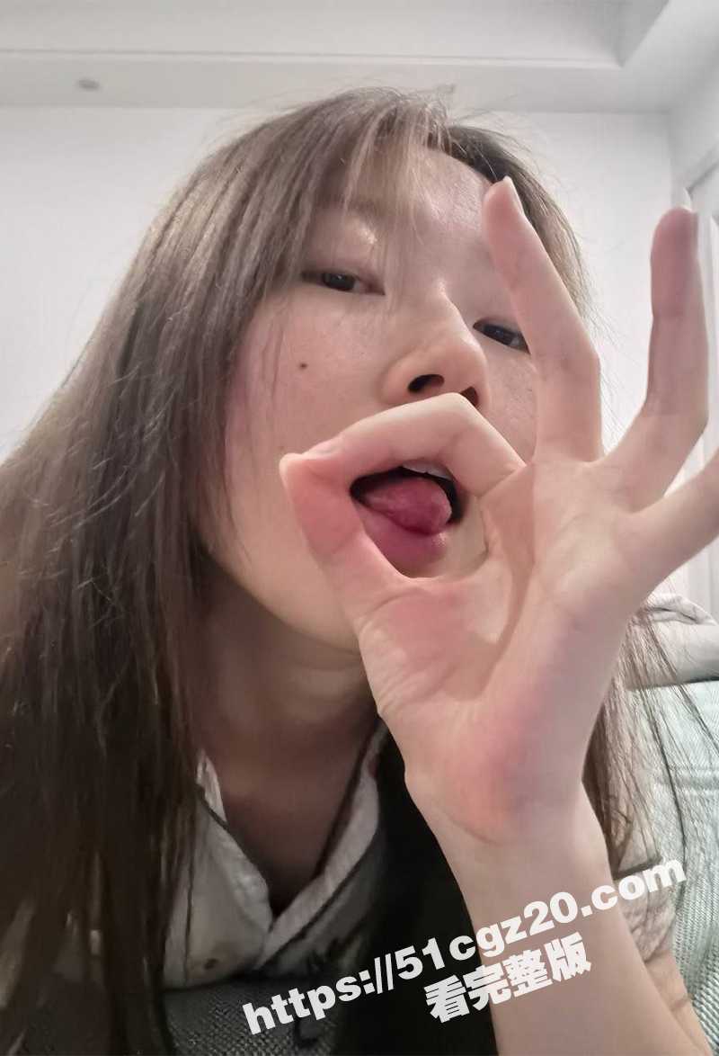 清纯校花学姐 自慰相关图片