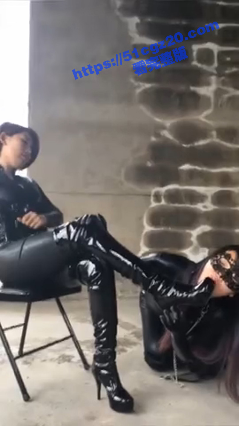 国产稀有女王户外调教相关图片