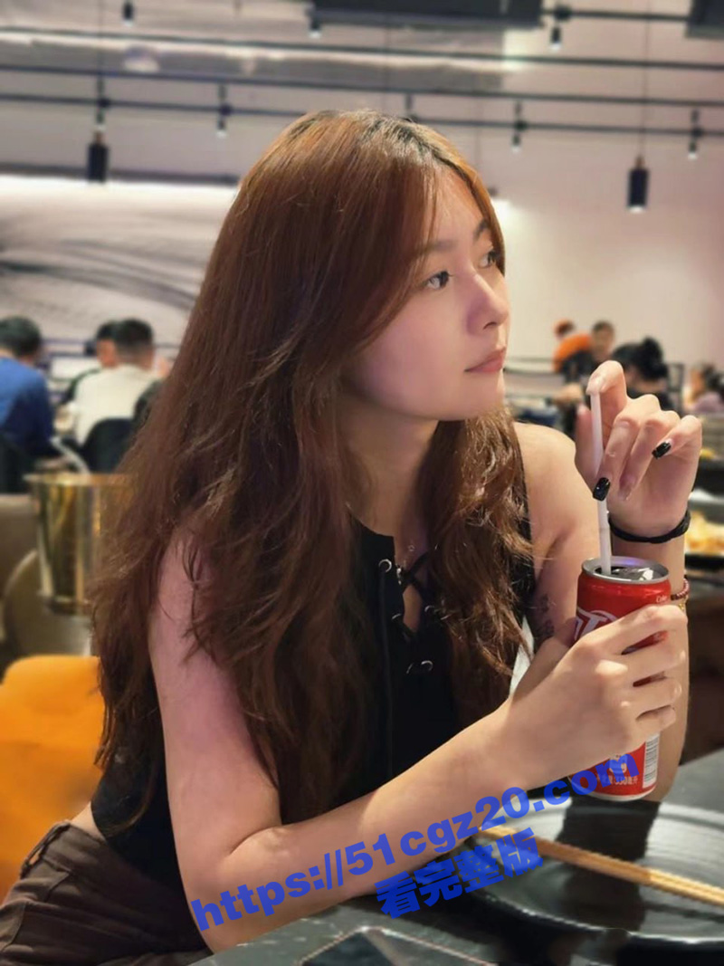 重庆高颜值反差美女 孟瑶 跟男友性爱视频泄漏 开档黑丝上位骑乘疯狂摇晃 深情口交眼神都在拉丝
