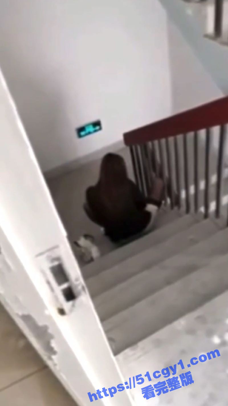 住一起多年的女业主竟相关图片