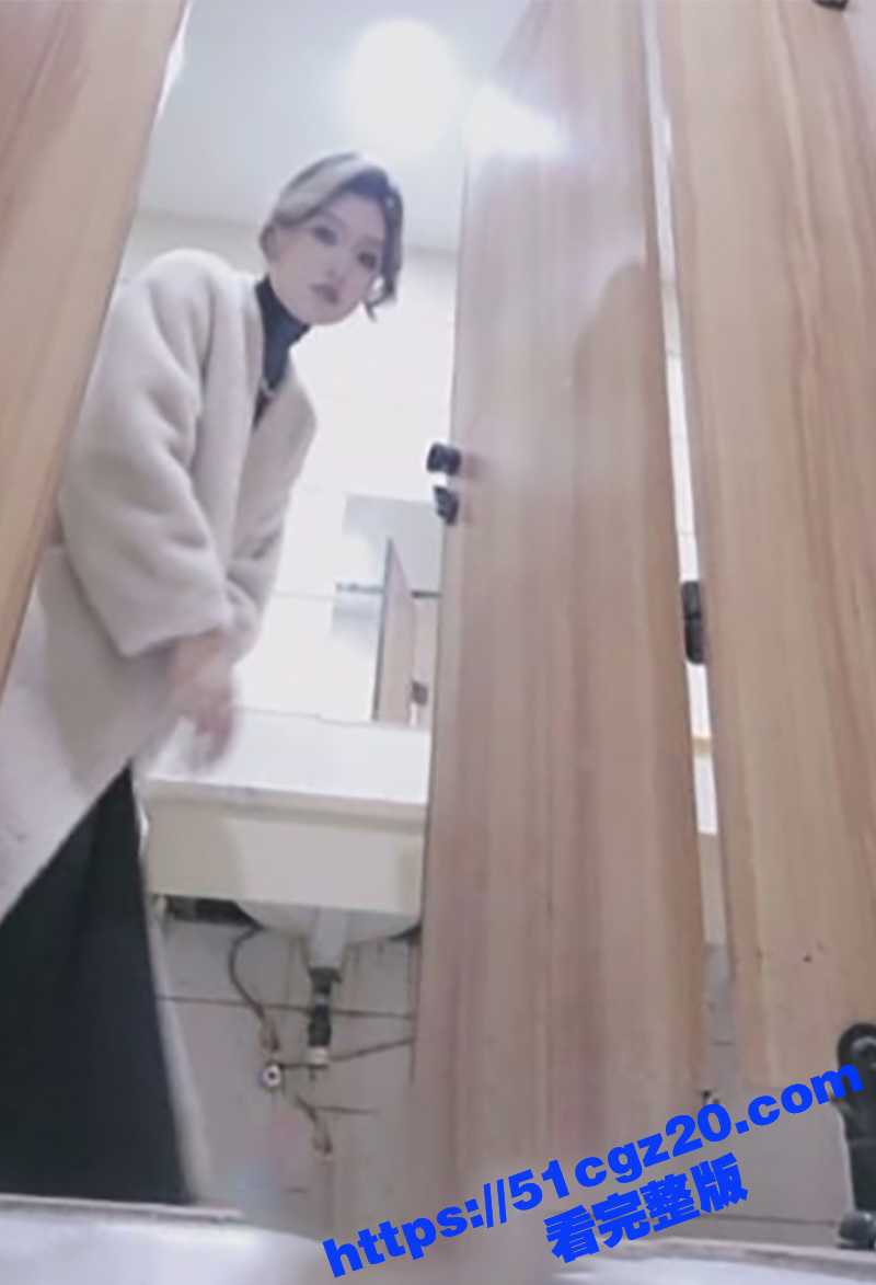 大神洗手间偷拍美女如相关图片