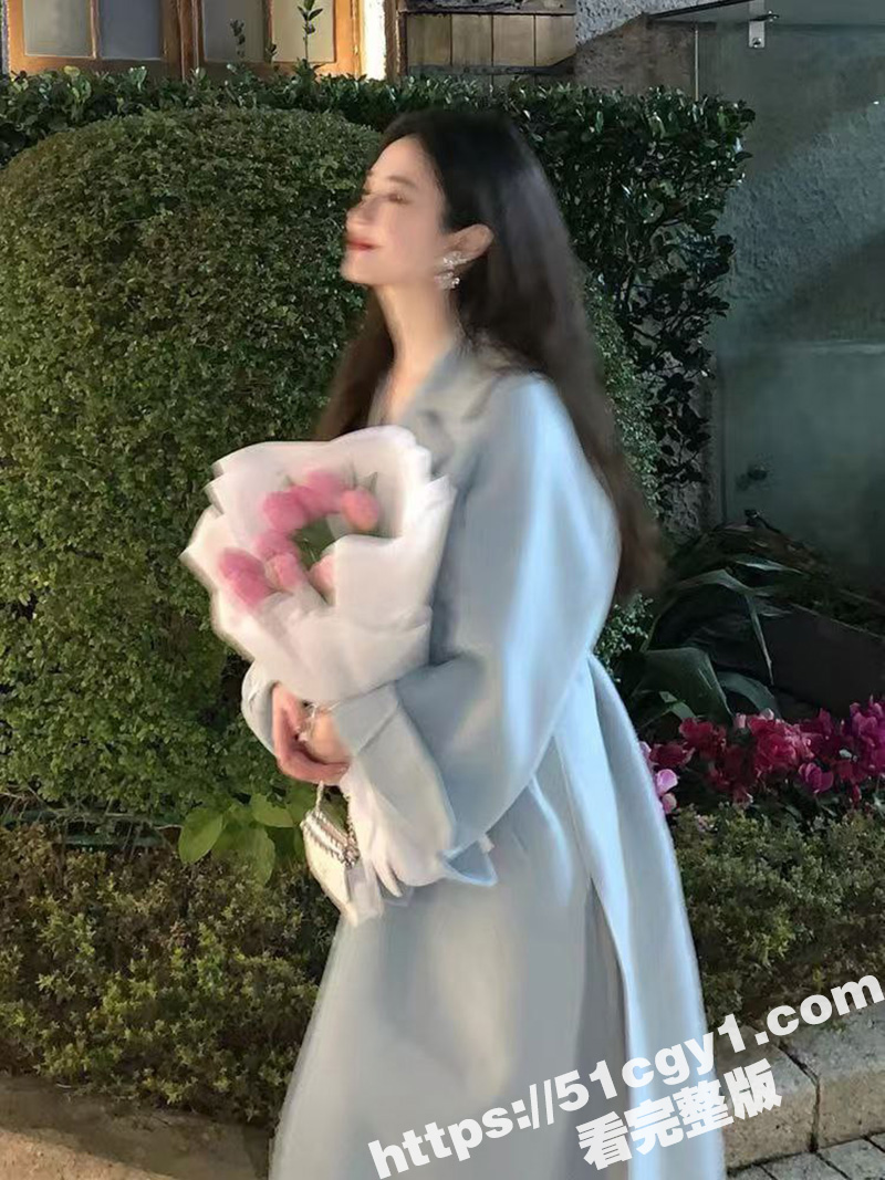 这年头赚点窝囊费真不容易 小伙吃伟哥爆操富婆整夜 第二天床都下不来了！