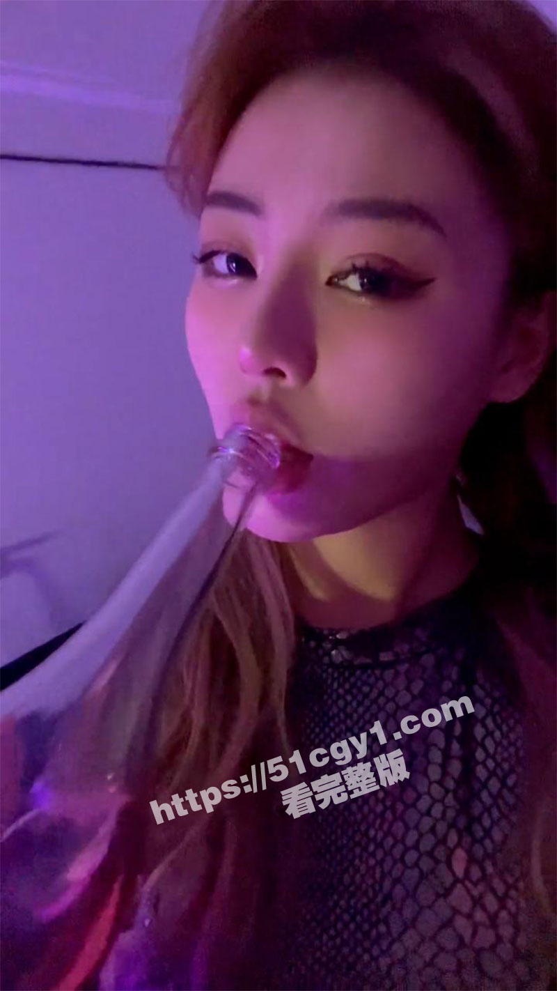 抖音极品网红 DJ美相关图片
