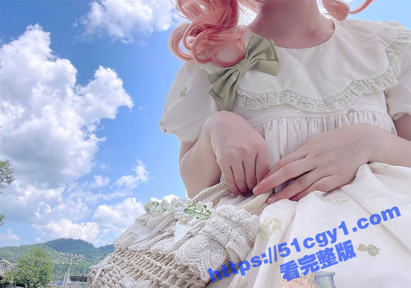 高颜值清纯学妹 教室相关图片