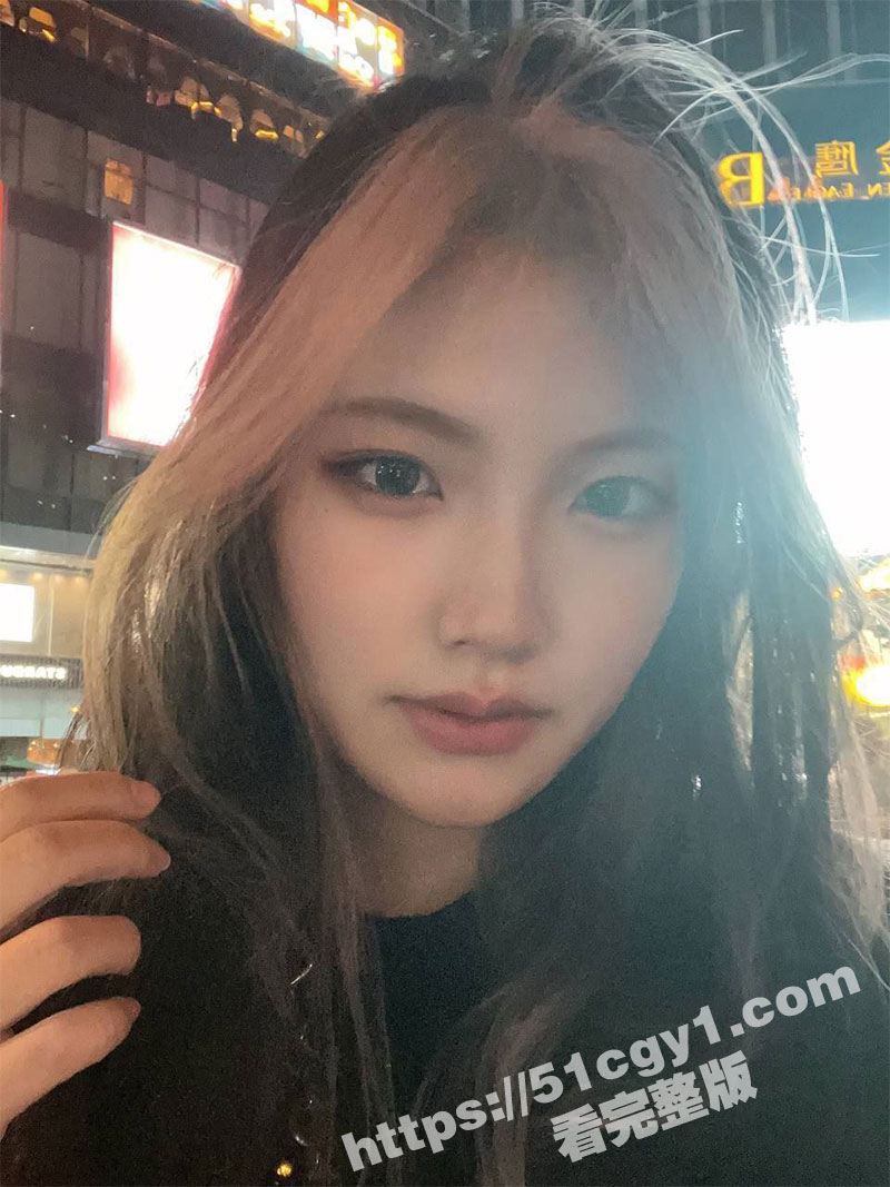 南京财经大学 蒋林霏 性爱视频流出 极品骚女穿开档情趣黑丝 被怼脸拍摄 还淫荡的问“要录多久？”