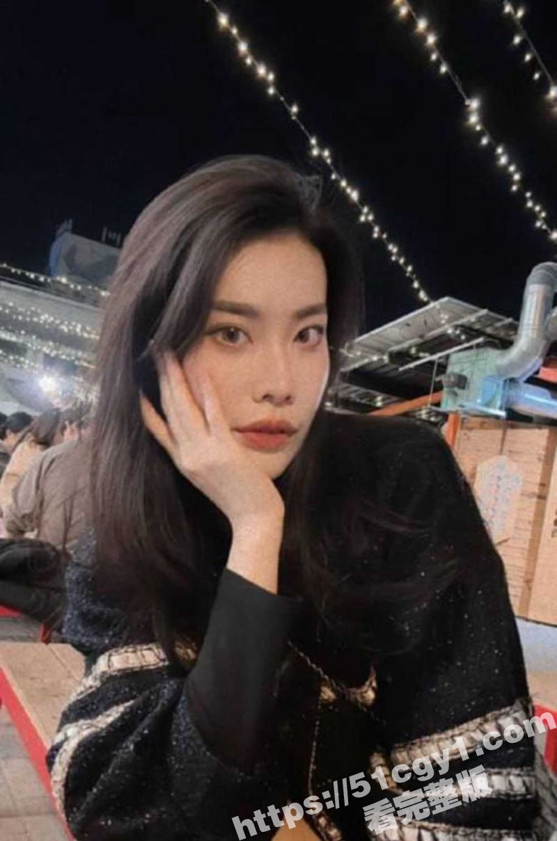 成都艺校教师 钟熙妹相关图片