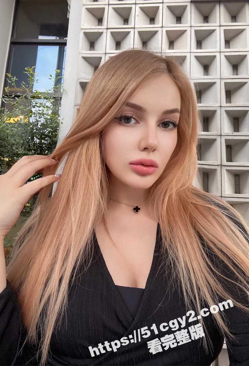 捷克私处按摩偷拍系列 都是年轻高颜捷克美女 被帅哥按摩师抠到动情流水 直接无套就是干！