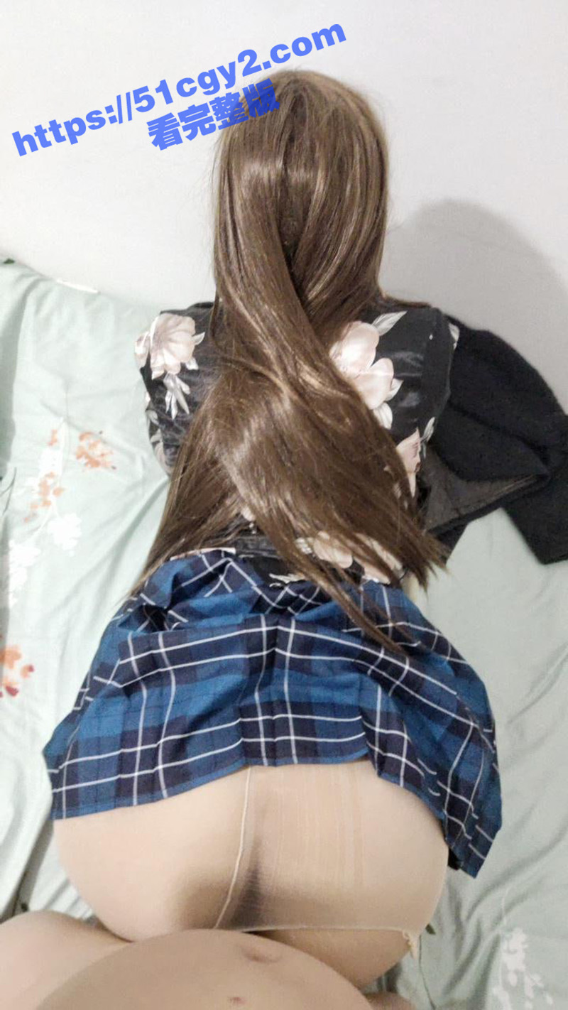 海角父女乱伦之19岁相关图片