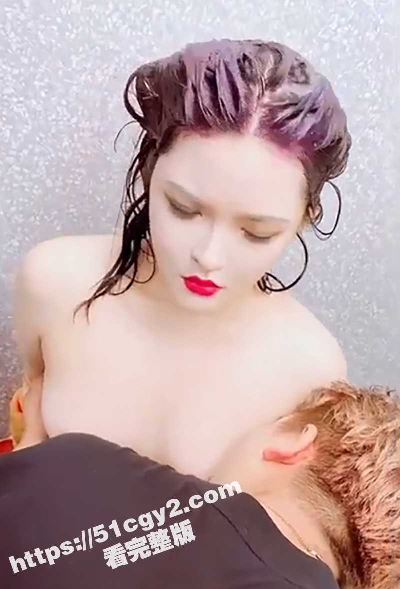 推特混血福利姬 伊丽相关图片