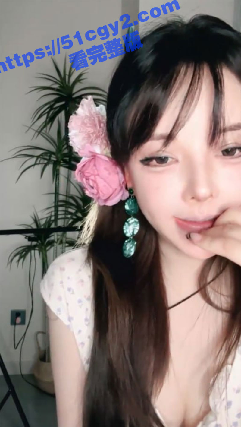 极品反差女神 唐泽雪 正式回归 完美身材巨乳嫩穴性感诱人 假屌插穴自慰诱惑满满！
