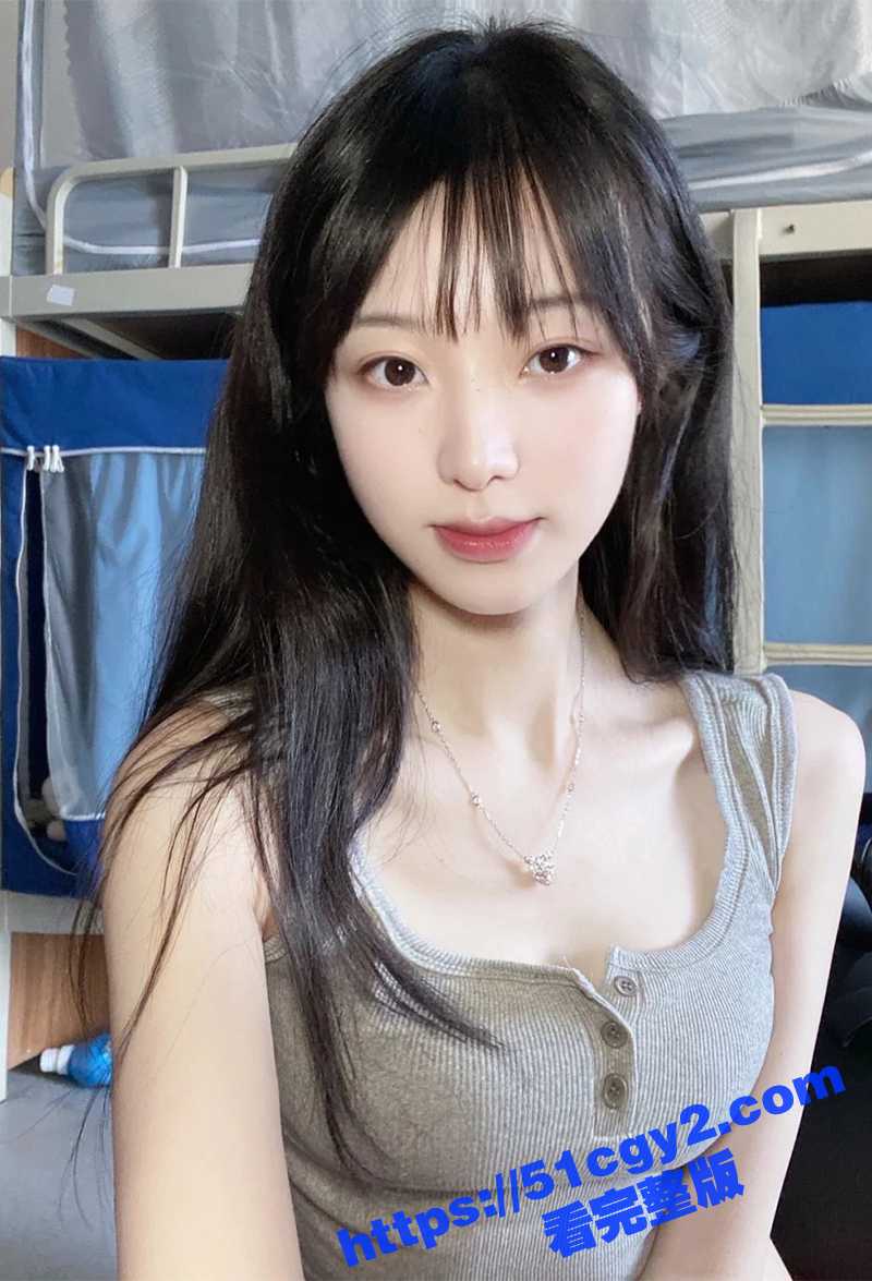 清纯美女背着男友出轨相关图片