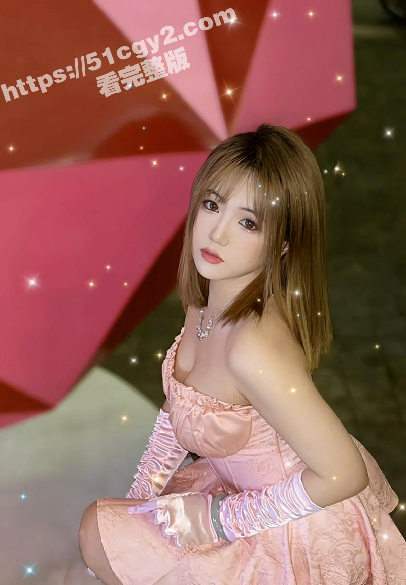 抖音20W粉丝女网红相关图片