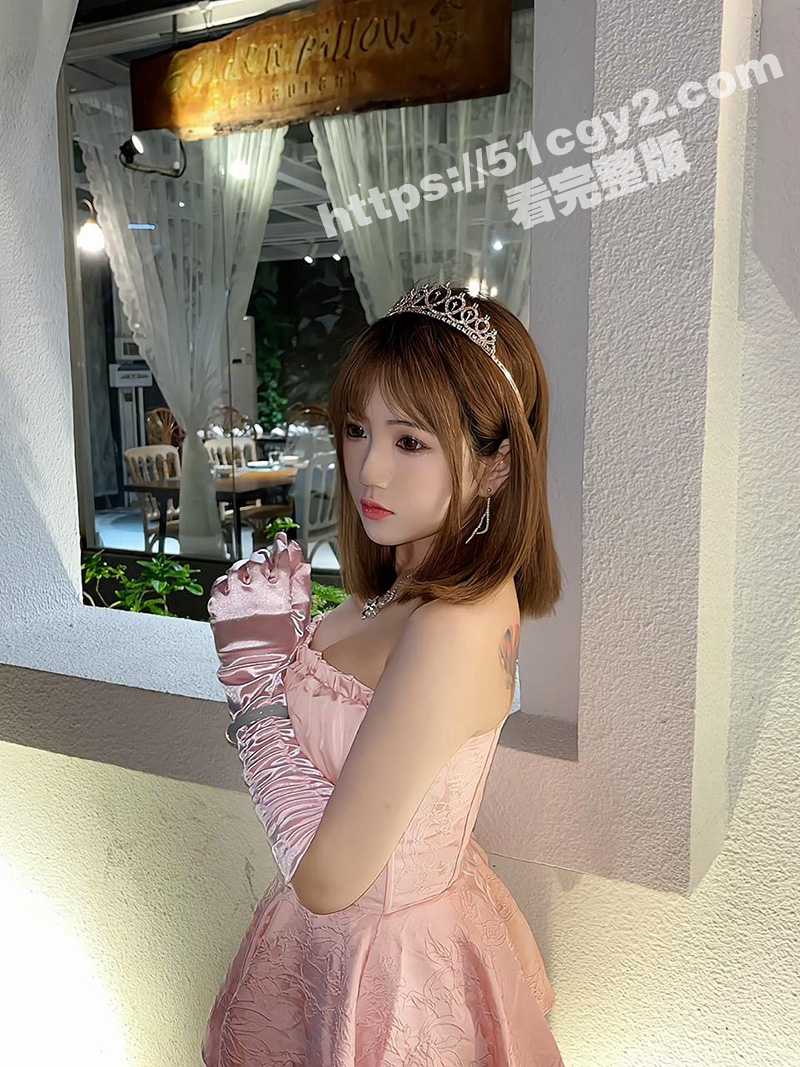 抖音20W粉丝女网红相关图片