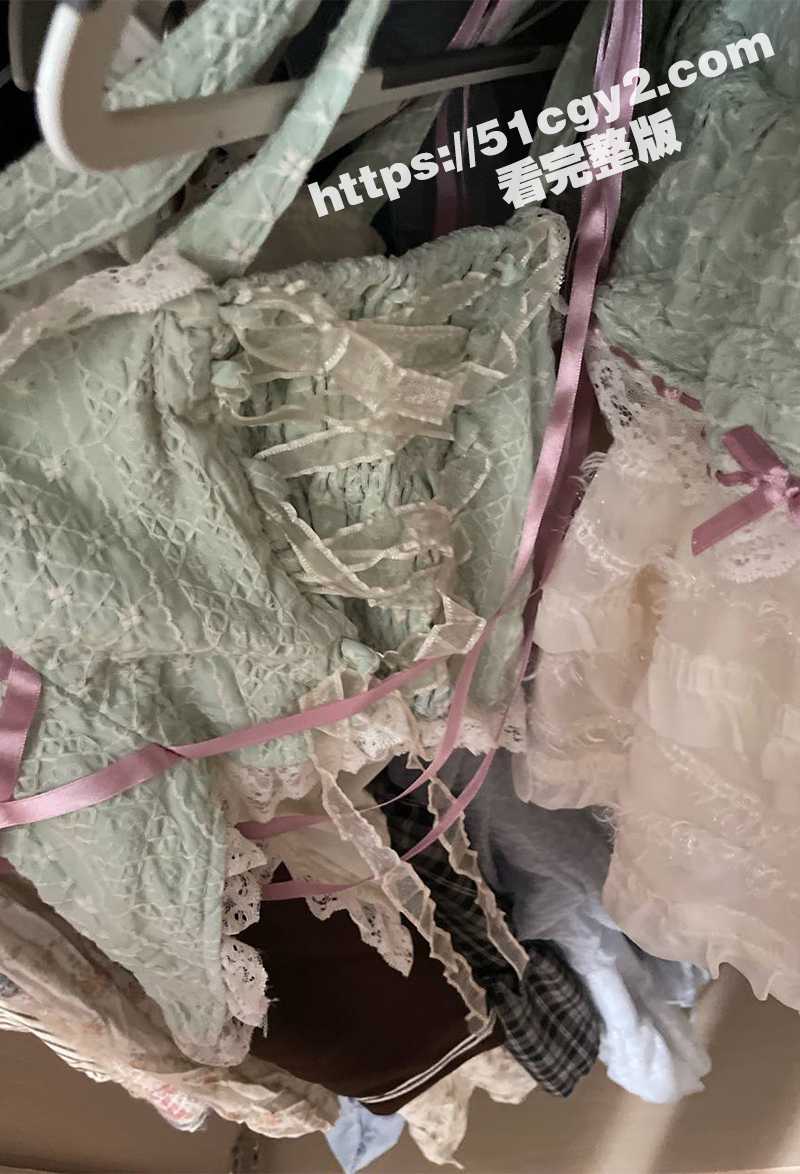 00后萝莉学生妹初尝相关图片