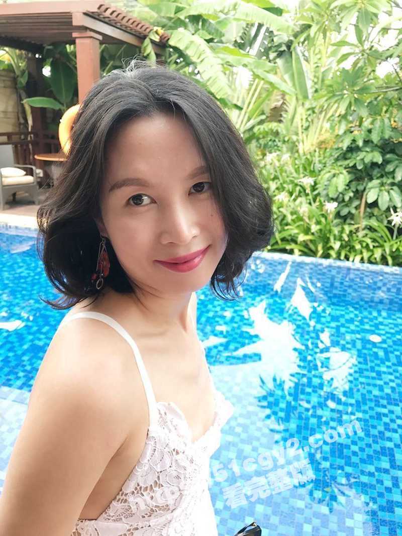 上海富婆包养年轻小伙 57岁女富商千金拿下小奶狗 从高冷富婆转变小伙的胯下母狗！