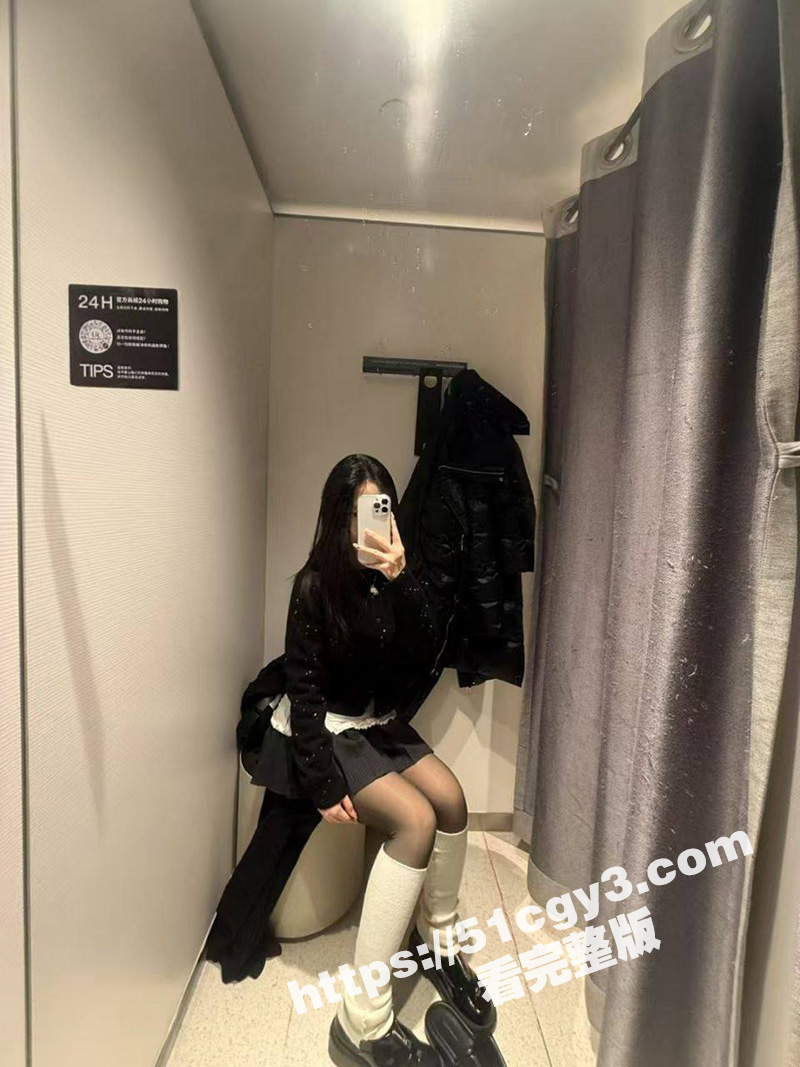 海角乱伦大神之姐弟乱伦 顺水推舟上了骚姐 还得是自己亲姐草着舒服!