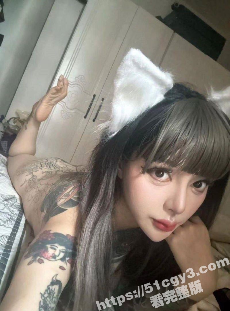 快手纹身网红 还能抱相关图片