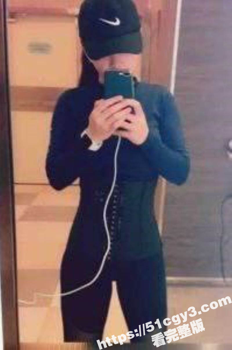 江苏南京 瑜伽女教练相关图片